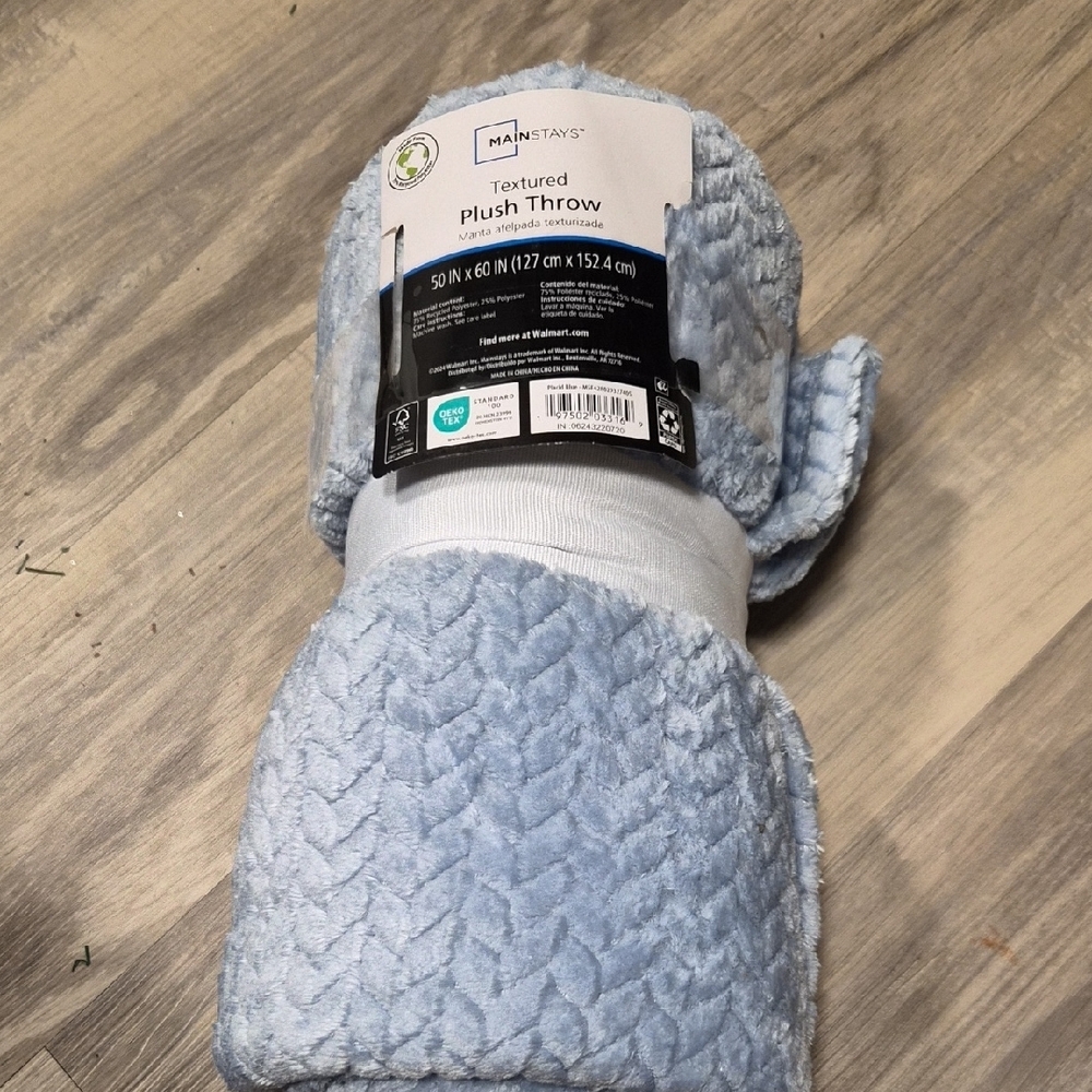 Light Blue Textured Throw Blanket - Picture 12 of 13